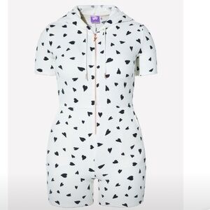 Yitty  Black Heart Patterned Pet Me Fleece Onesie